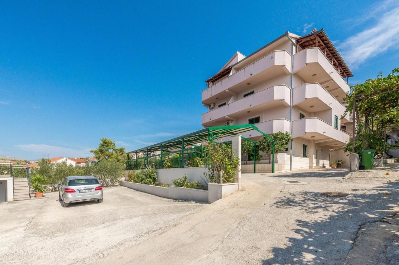 Apartments Ivana-Mira Округ Горни Экстерьер фото